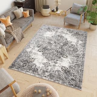 Vzorčasta antracitna preproga