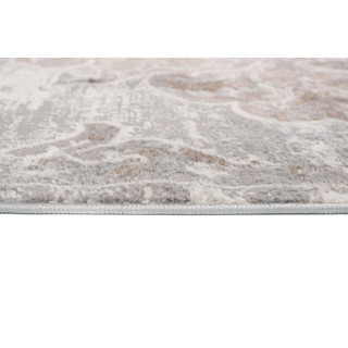 Bela vzorčasta preproga