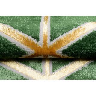 Vzorčasta preproga v zeleni barvi