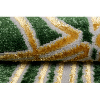 Zelena preproga z rastlinskim motivom