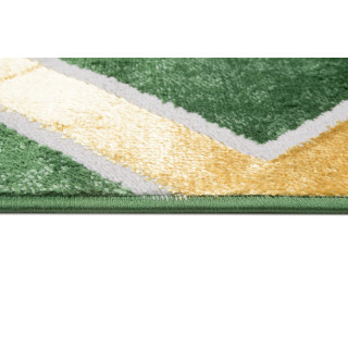 Zelena preproga z modernim vzorcem