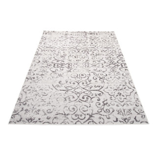 Svetlo siva preproga z vzorcem