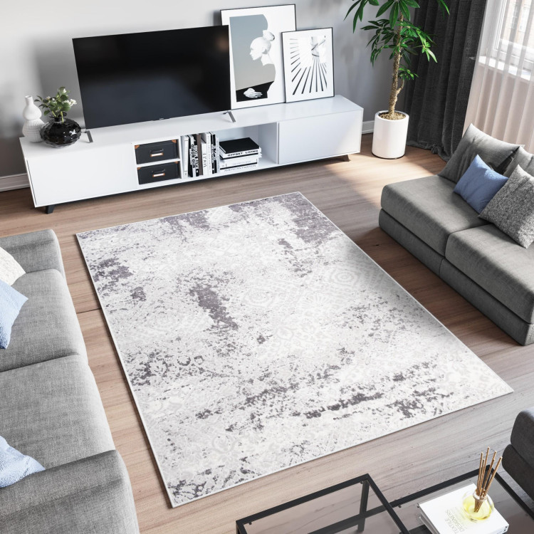 Moderna preproga v svetlo sivi barvi