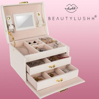 Škatla/kovček za nakit v bež barvi