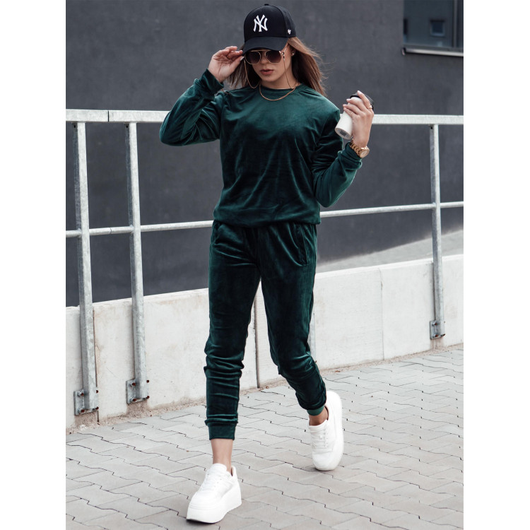 Ženski zeleni žametni komplet