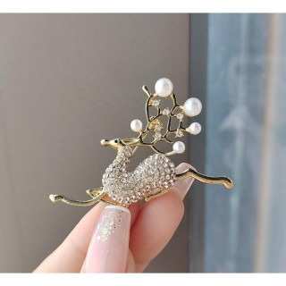 Elegantna broška jelenček s kristali