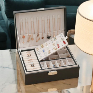 Elegantna črna škatlica/kovček za nakit