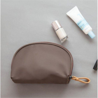 Majhna rjava kozmetična torbica