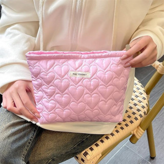 Roza prešita kozmetična torbica