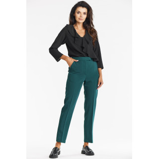 Elegantna črna bluza z volančki