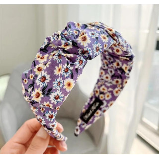 Vijolični naglavni trak s cvetličnimi motivi