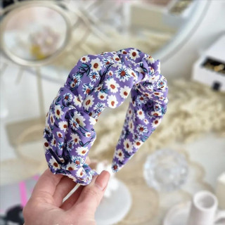 Vijolični naglavni trak s cvetličnimi motivi