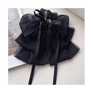 Velik lok za lase na zadnji strani glave