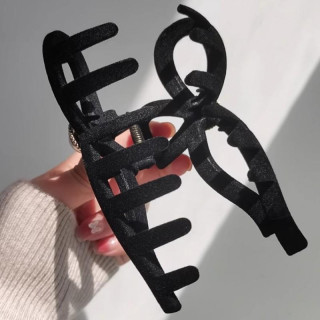 Žametno črna sponka za lase