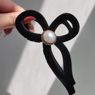 Žametno črna sponka za lase