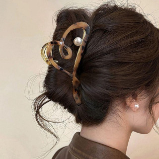 Vzorčasta sponka za lase v obliki srca