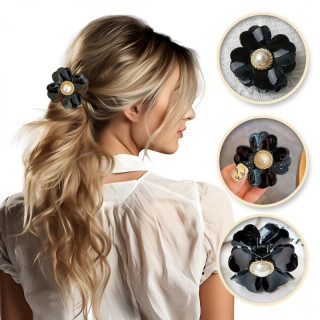 Črna cvetlična zaponka z biserom
