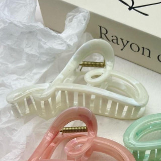 Okrasna bela sponka za lase