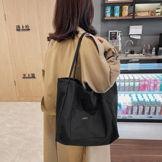 Velika črna torba iz blaga