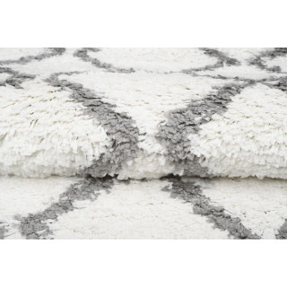 Boho kosmata preproga v krem barvi