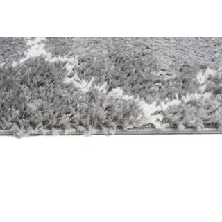 Siva preproga v boemskem slogu z resicami