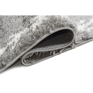 Vzorčasta siva preproga v boemskem slogu