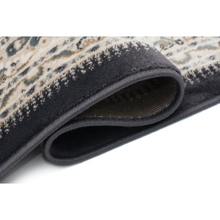 Črna starinska preproga