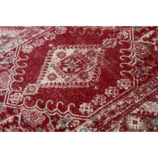 Rdeča preproga s turškim vzorcem