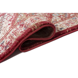 Rdeča preproga s turškim vzorcem