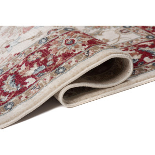 Bela in rdeča preproga z vintage vzorcem
