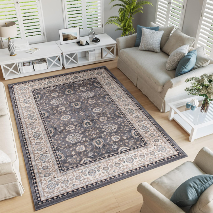 Preproga s sivim vzorcem