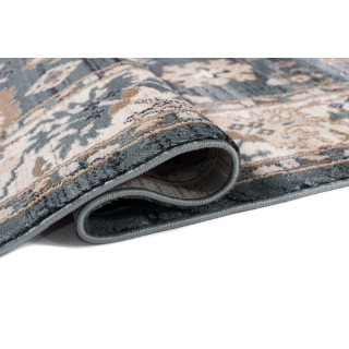 Modra preproga s tradicionalnim vzorcem