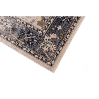 Svetlo bež preproga s tradicionalnim vzorcem