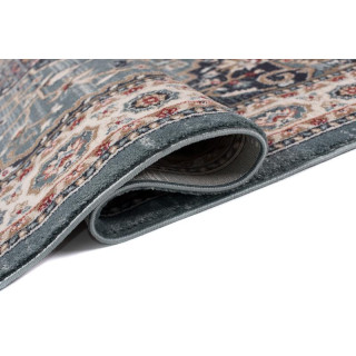 Tradicionalna preproga z modrim vzorcem