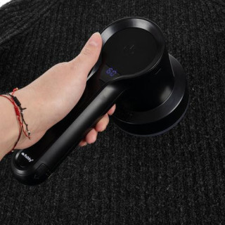 Brezžični odstranjevalec vlaken v črni barvi