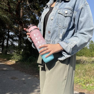 Roza-modra motivacijska steklenica za vodo - 1 l