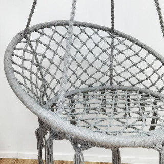 Siv viseči stol z blazino