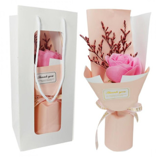 Roza šopek dišečih milnih vrtnic v okrasni škatli