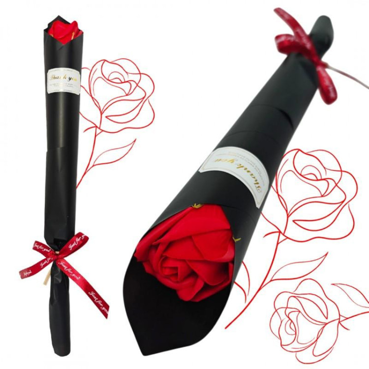 Dišeča rdeča milna vrtnica v črnem papirju z pentljo