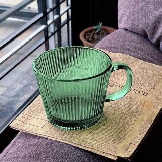 Zelena skodelica z nagubanim ročajem - 380 ml