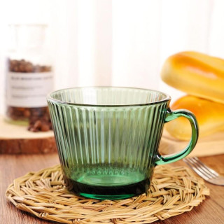 Zelena skodelica z nagubanim ročajem - 380 ml