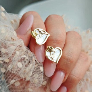 Pozlačeni uhani v obliki srca z vrtnicami