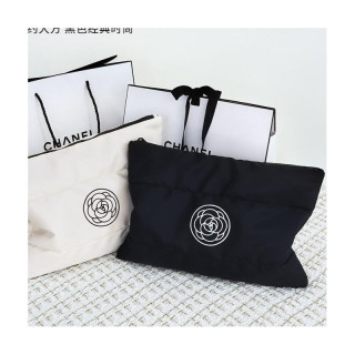 Velika črna kozmetična torbica