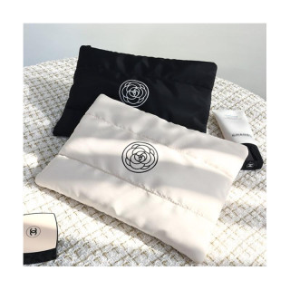 Velika črna kozmetična torbica