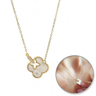 Ženska ogrlica z obeskom iz detelje