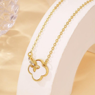 Ženska ogrlica z obeskom iz detelje