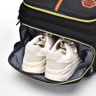 Črn vodoodporen potovalni nahrbtnik