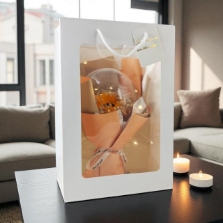 Šopek milnih rož s kroglico v škatli