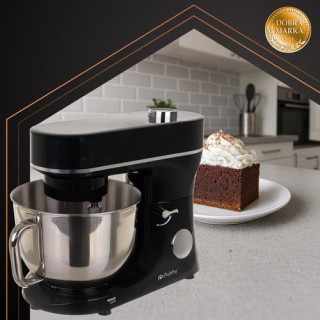 Črni kuhinjski robot z ogrevano posodo