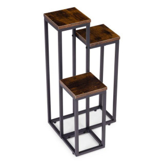 Tristopenjsko stojalo za rože v podstrešju